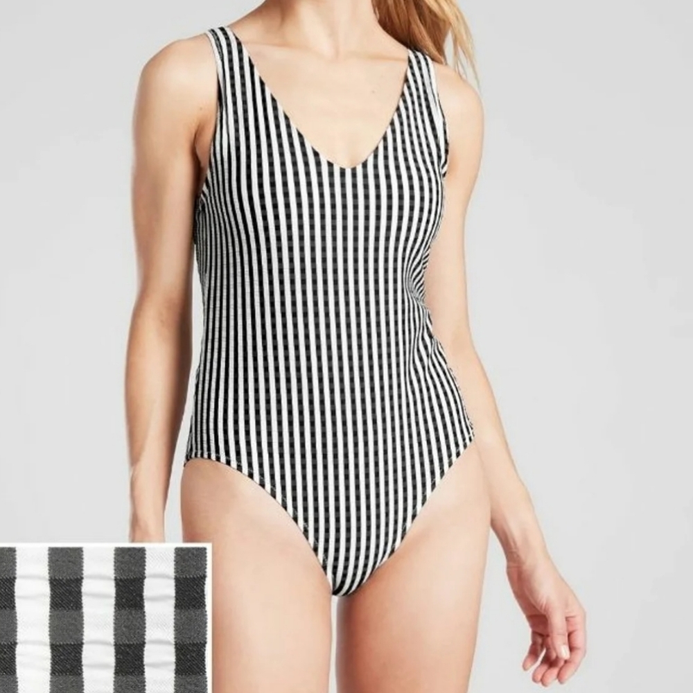 🆕 Athleta Seersucker V-Neck Swim Suit, small